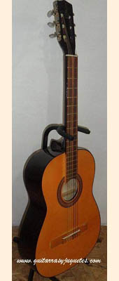 Guitarra Económica modelo ETE de Paracho Vista 6